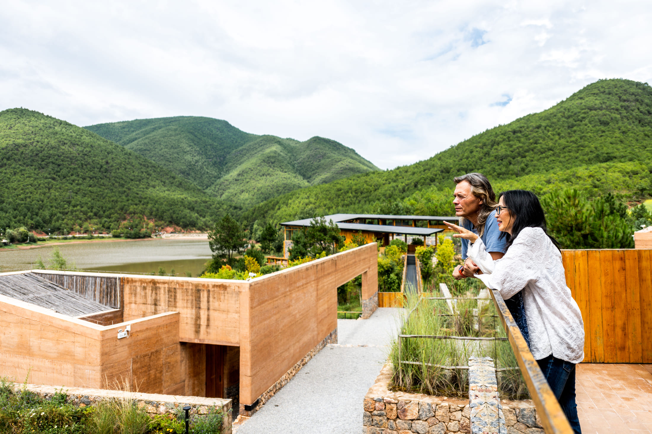 Brian Linden and Jeanee Linden talk at the Linden Center in Shaxi, Yunnan Province