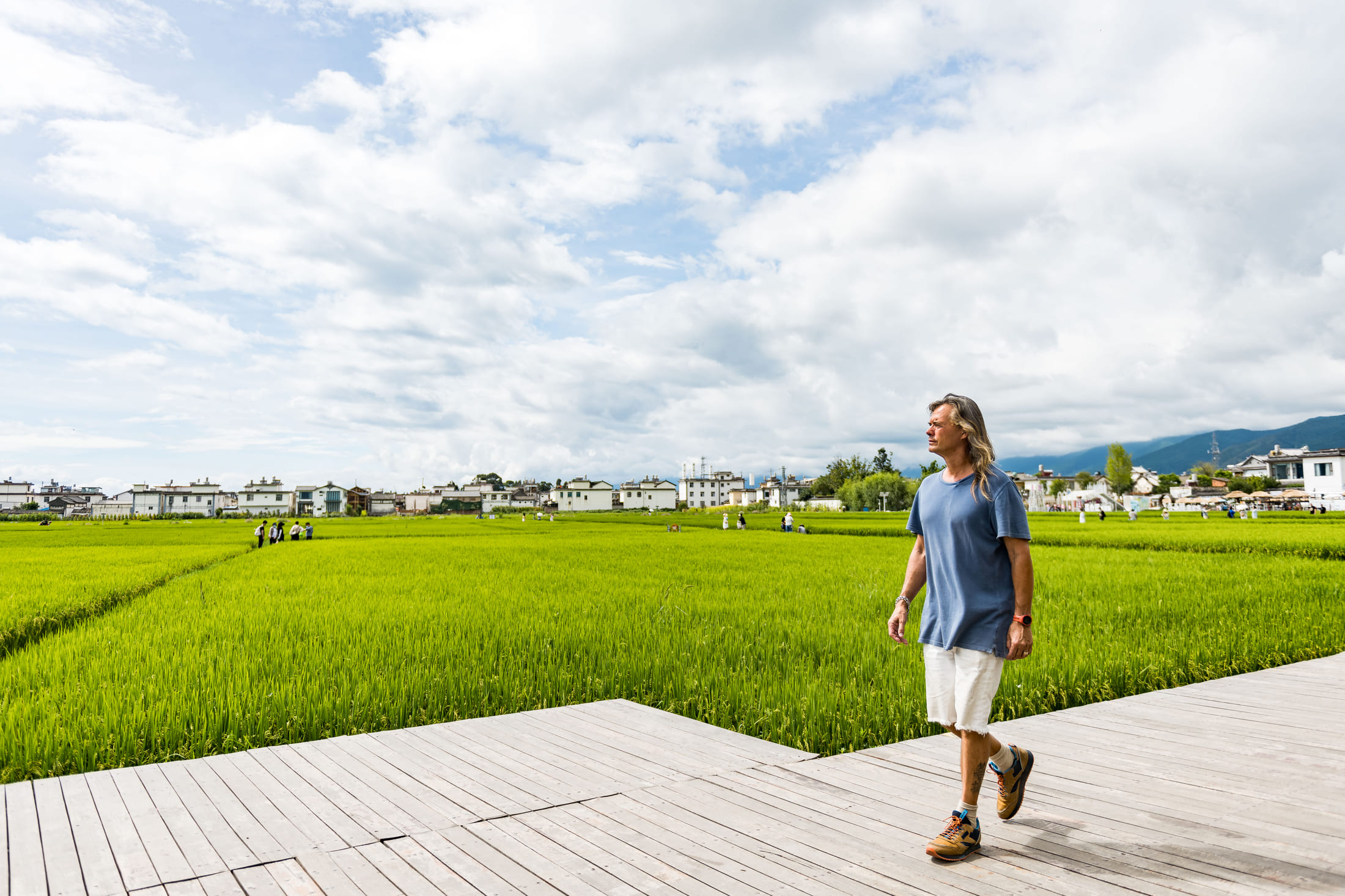 Brian Linden walks through Xizhou, Yunnan Province